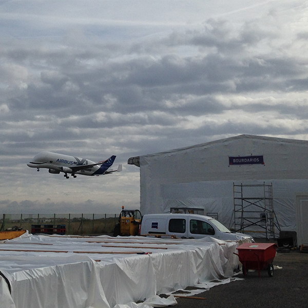 Désamiantage portes hall et réfection couverturechez Airbus à St Martin du Touch